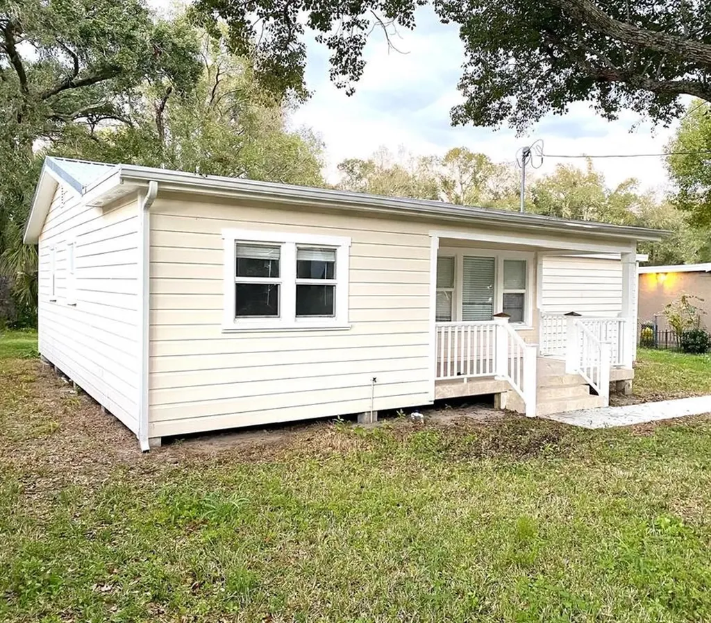1605 W Knollwood Street Tampa FL 33604