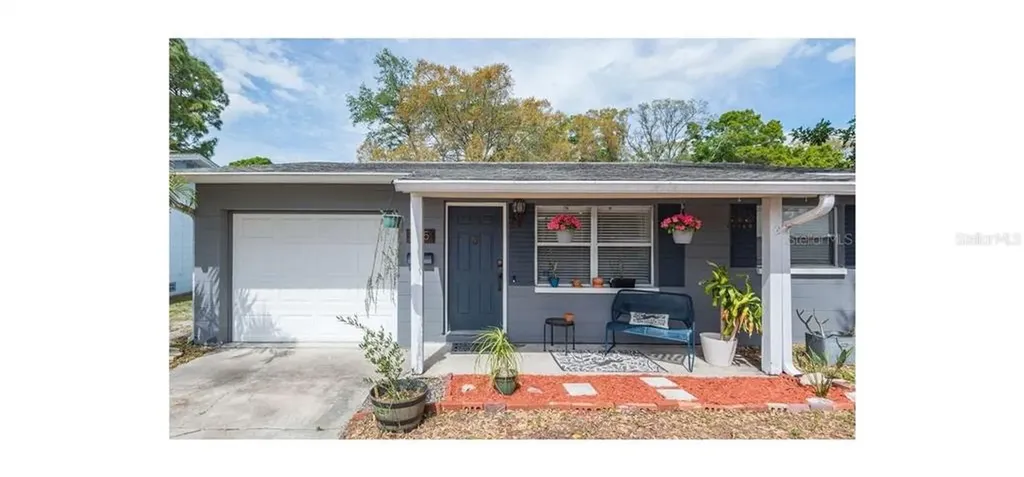 745 62nd Avenue N St Petersburg FL 33702