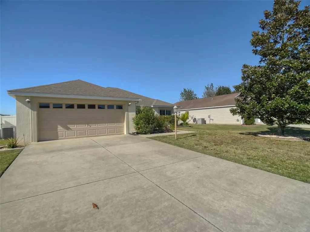12089 NE 51st Circle Oxford FL 34484