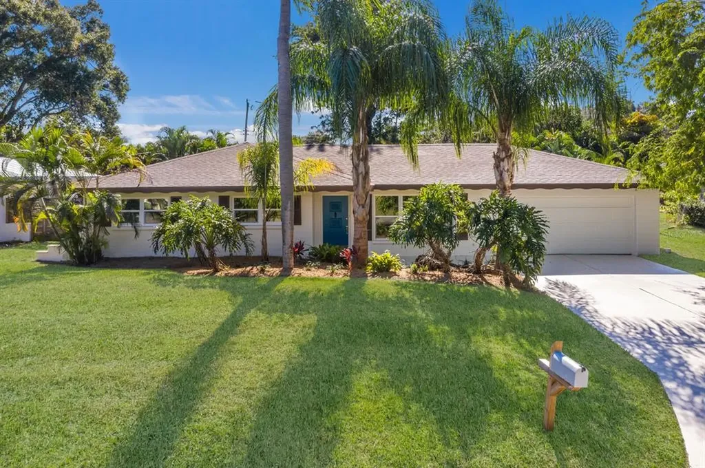 2278 Sunnyside Lane Sarasota FL 34239