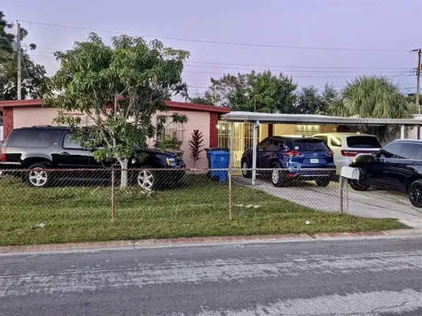 6811 W Burke Street Tampa FL 33634