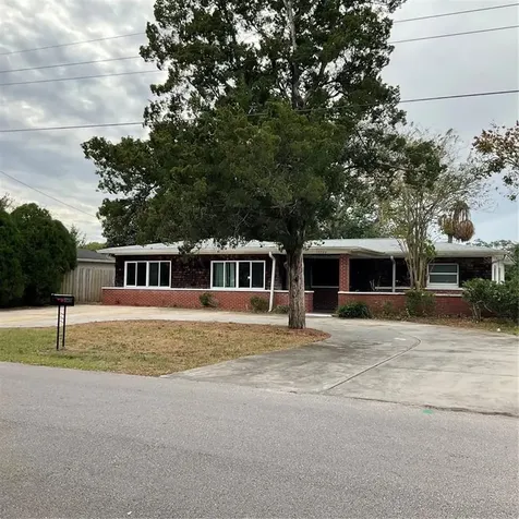 10204 N Valle Drive Tampa FL 33612
