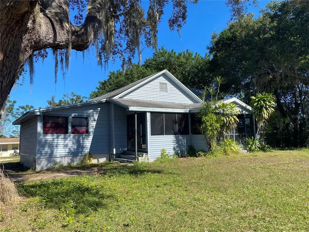 12 W 3rd Street Frostproof FL 33843