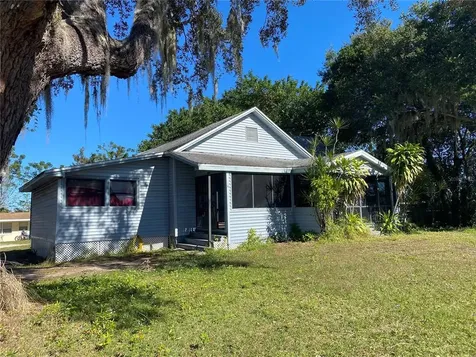 12 W 3rd Street Frostproof FL 33843