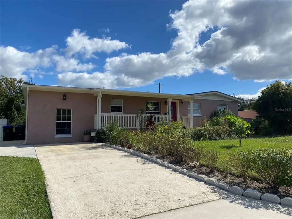 8423 Garnet Avenue Orlando FL 32810