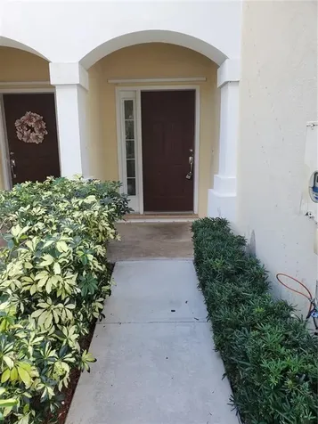 1094 Pinewood Lake Court Greenacres FL 33415