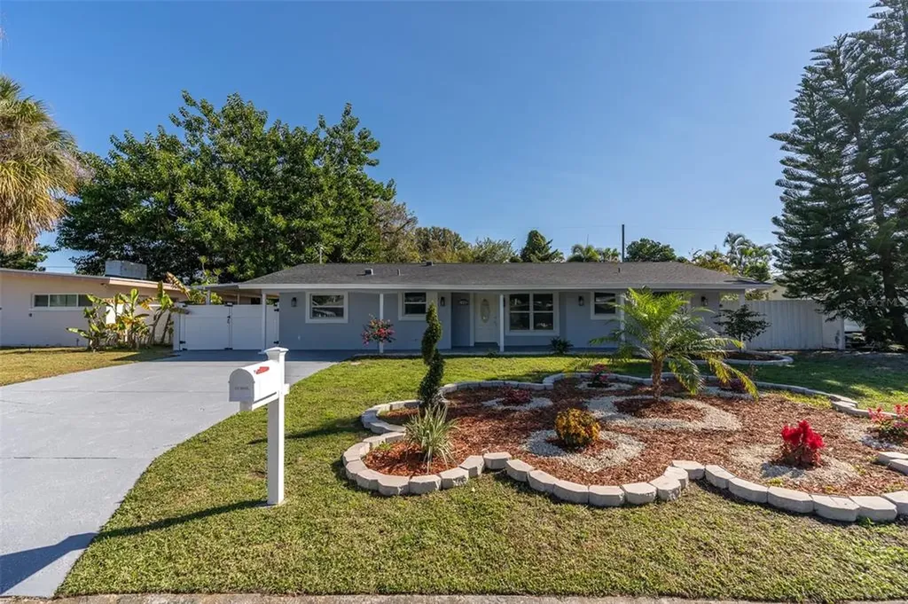 5140 37th Way S St Petersburg FL 33711