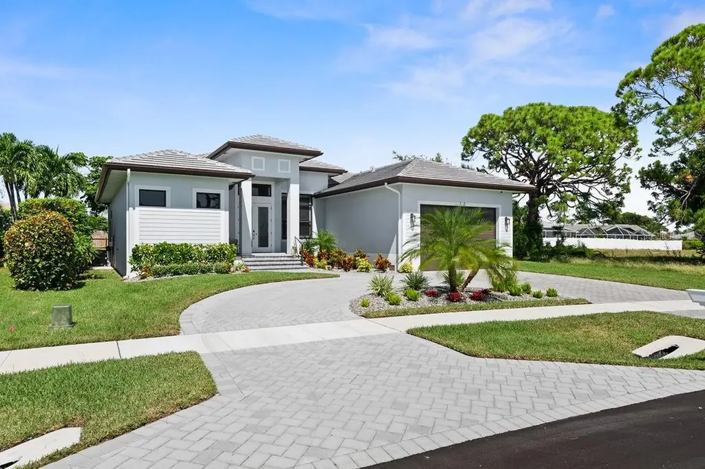 17 Tahiti Road Marco Island FL 34145