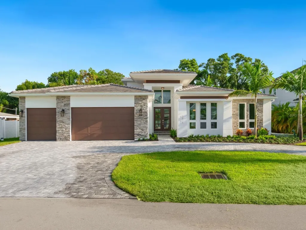 1615 N Lake Shore Drive Sarasota FL 34231