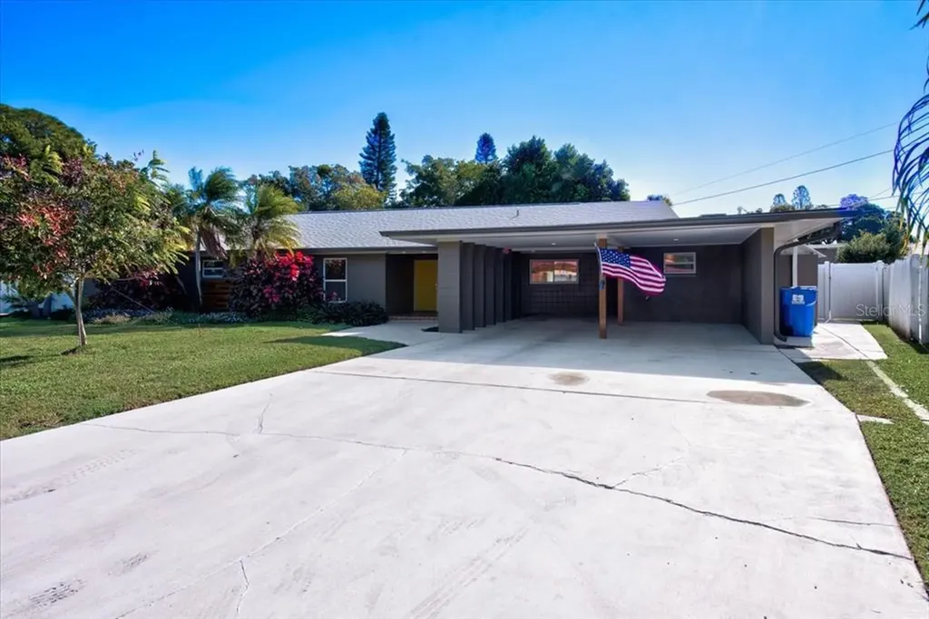 4122 51st Avenue S St Petersburg FL 33711