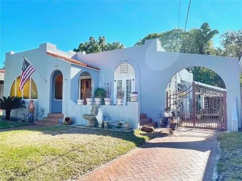2906 W Angeles Street Tampa FL 33629