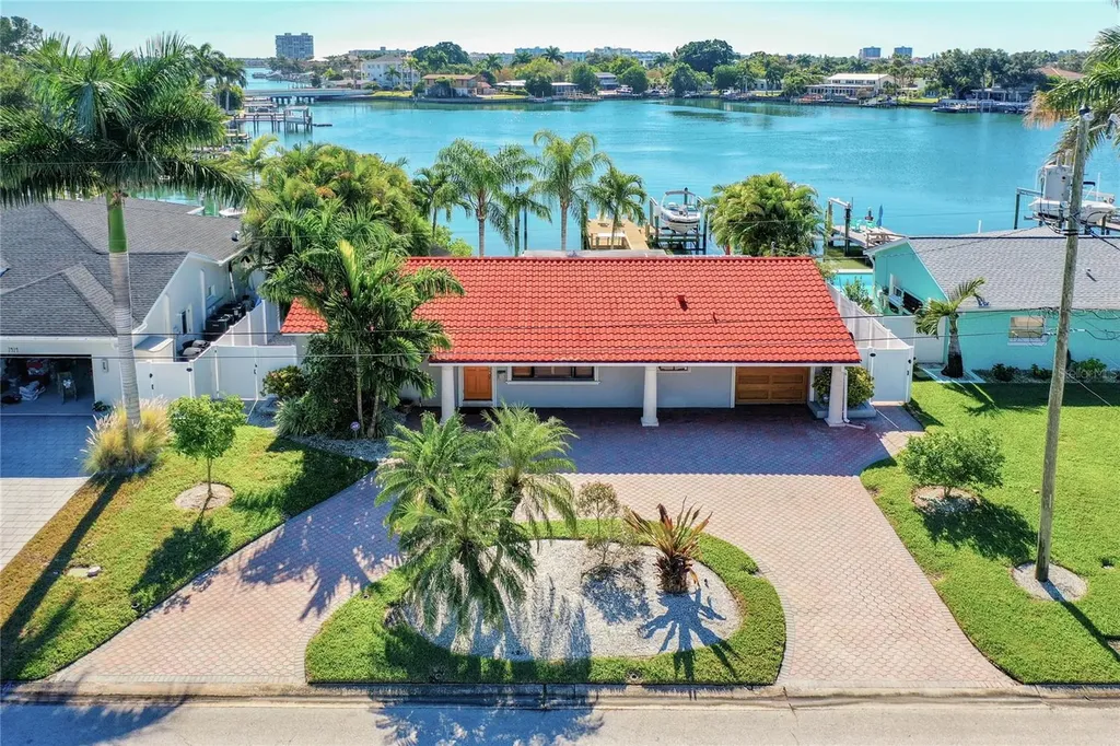 7936 4th Avenue S St Petersburg FL 33707