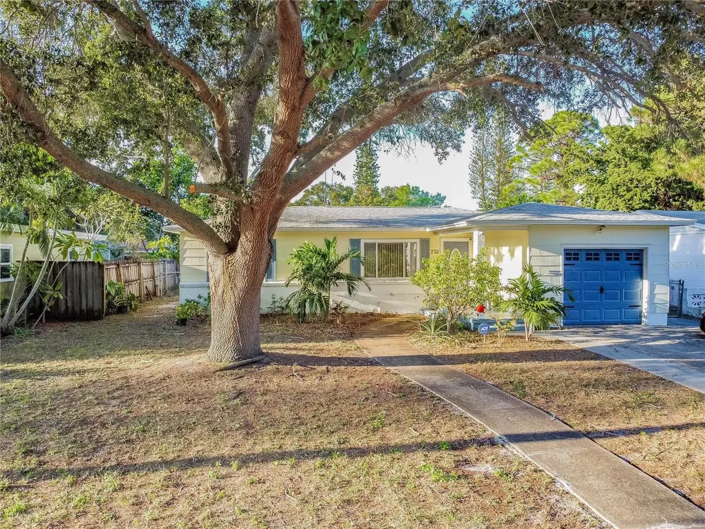 775 63rd Avenue S St Petersburg FL 33705