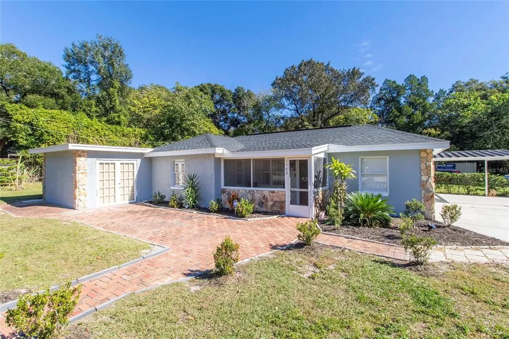 1702 SE Lambright Street Tampa FL 33610