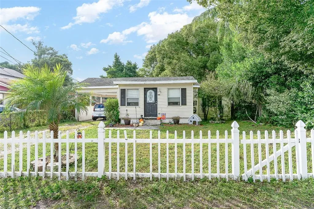 2414 S Brown Avenue Orlando FL 32806