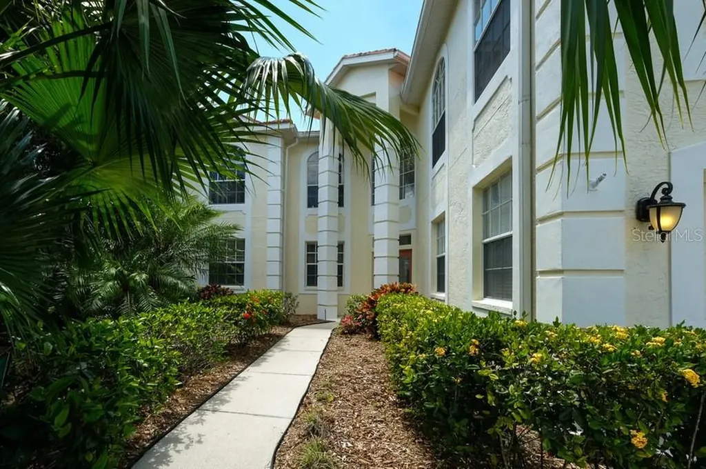 5124 Redbriar Court Sarasota FL 34238