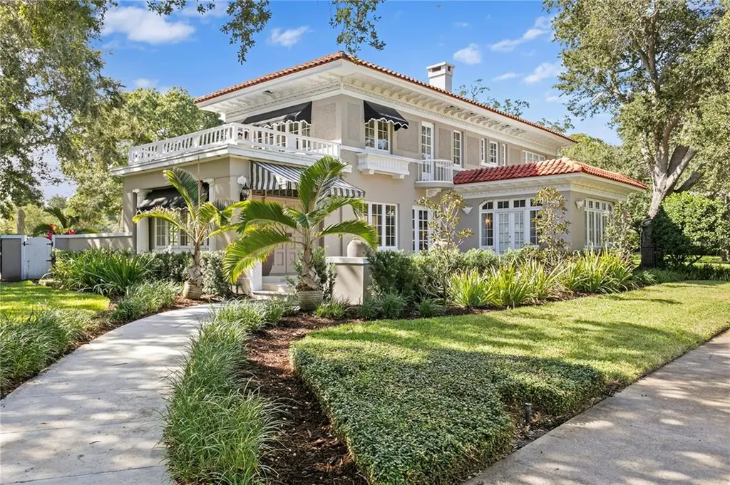 1730 Beach Drive NE St Petersburg FL 33704