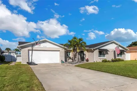 8705 Hickorywood Lane Tampa FL 33615