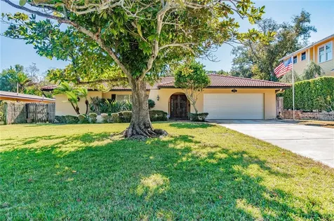 744 36th Avenue N St Petersburg FL 33704