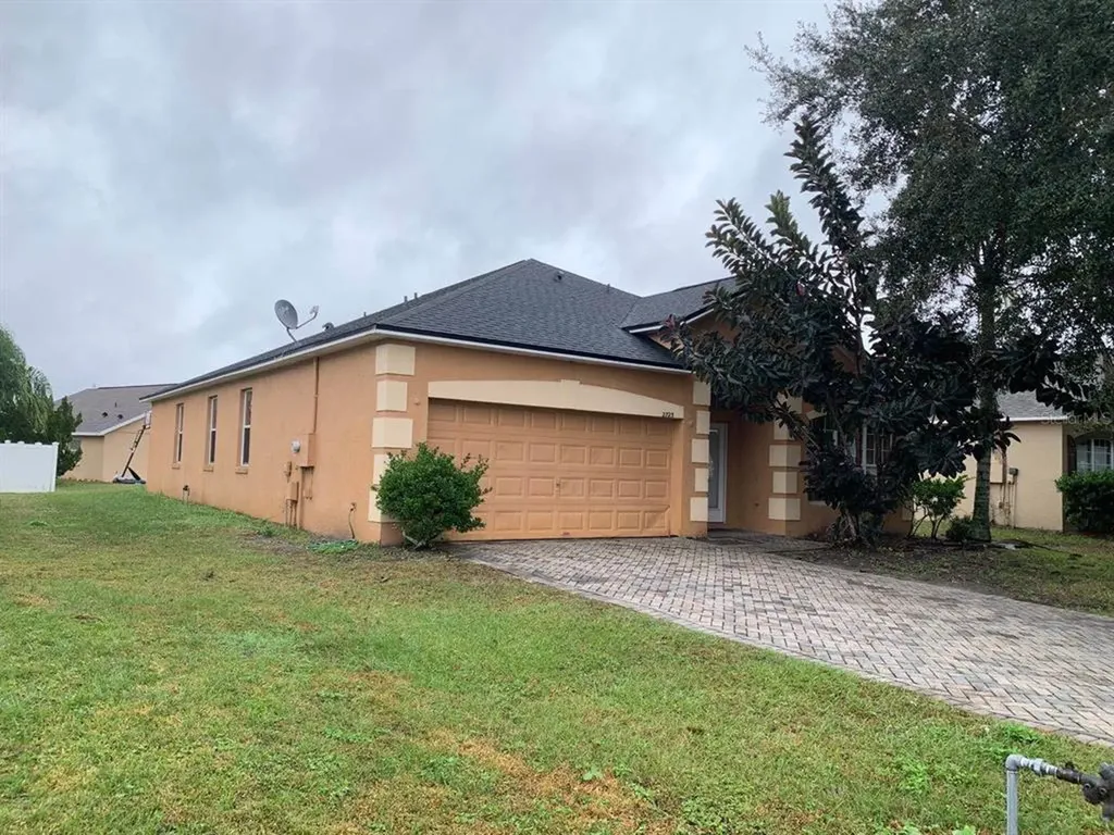 2723 Eagle Glen Circle Kissimmee FL 34746