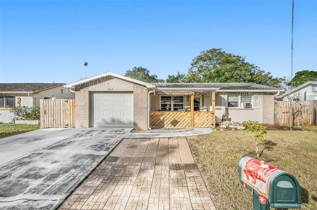 1427 Brixton Lane Holiday FL 34691