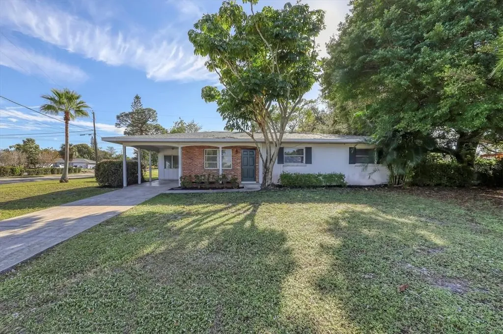 112 65th Street Court NW Bradenton FL 34209