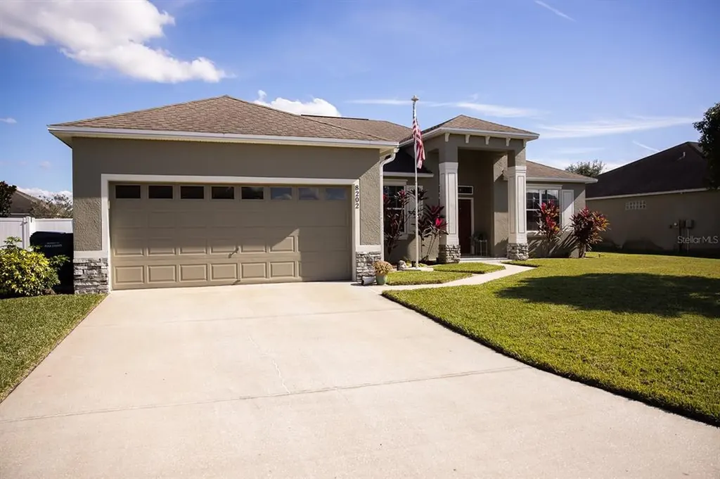 8202 Woodvine Circle Lakeland FL 33810