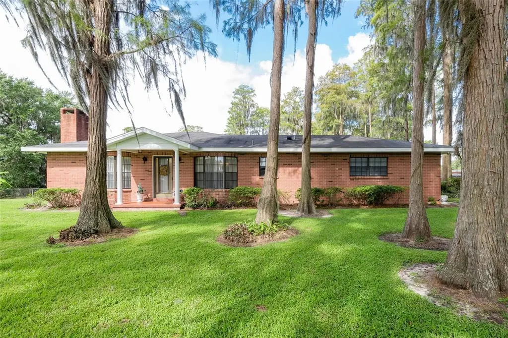 17301 Sherman Road Lutz FL 33558