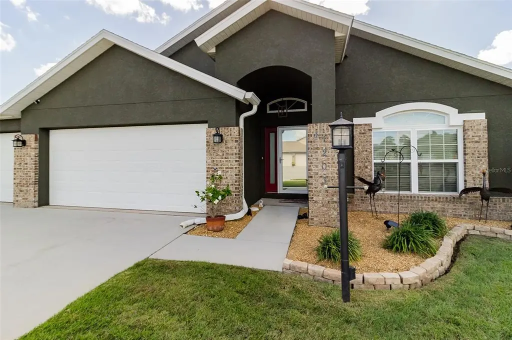 1203 Spotted Lilac Lane Plant City FL 33563