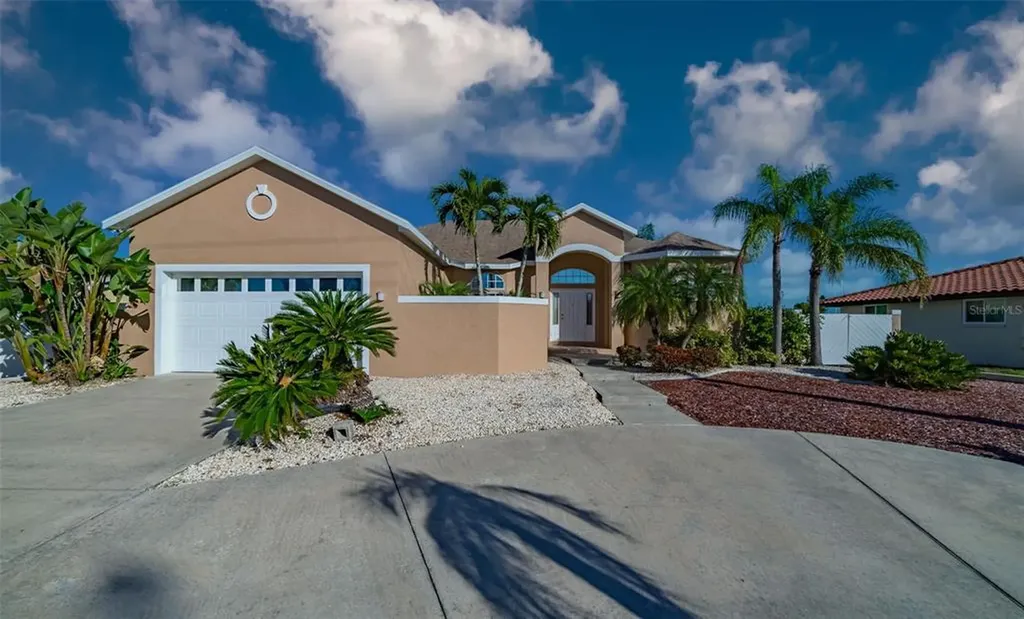 803 Flamingo Drive Apollo Beach FL 33572
