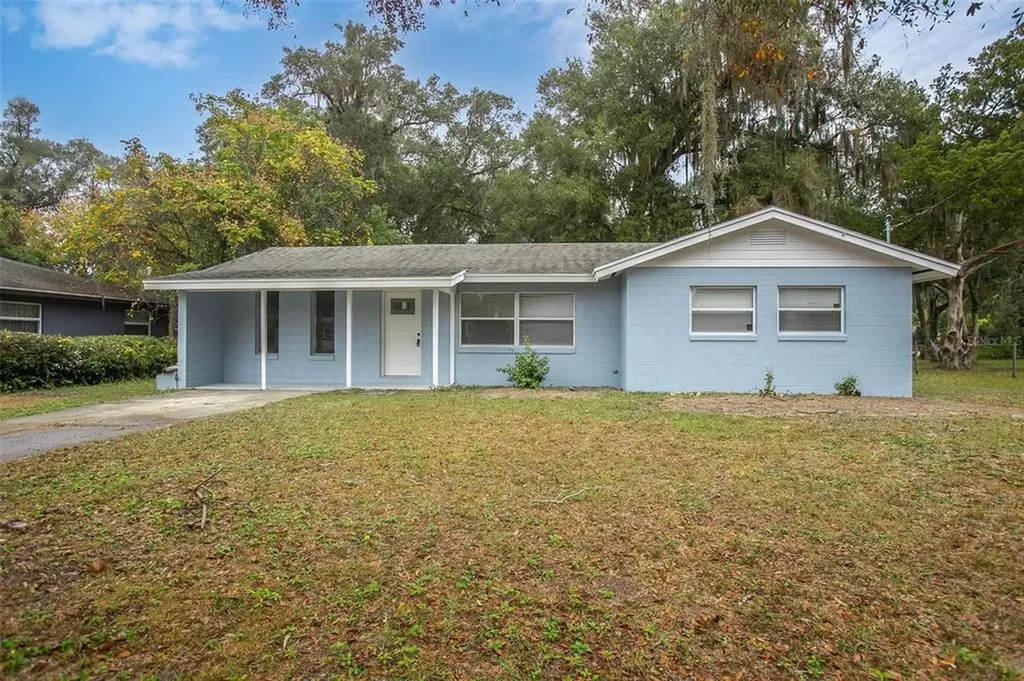 909 E Church Street Deland FL 32724