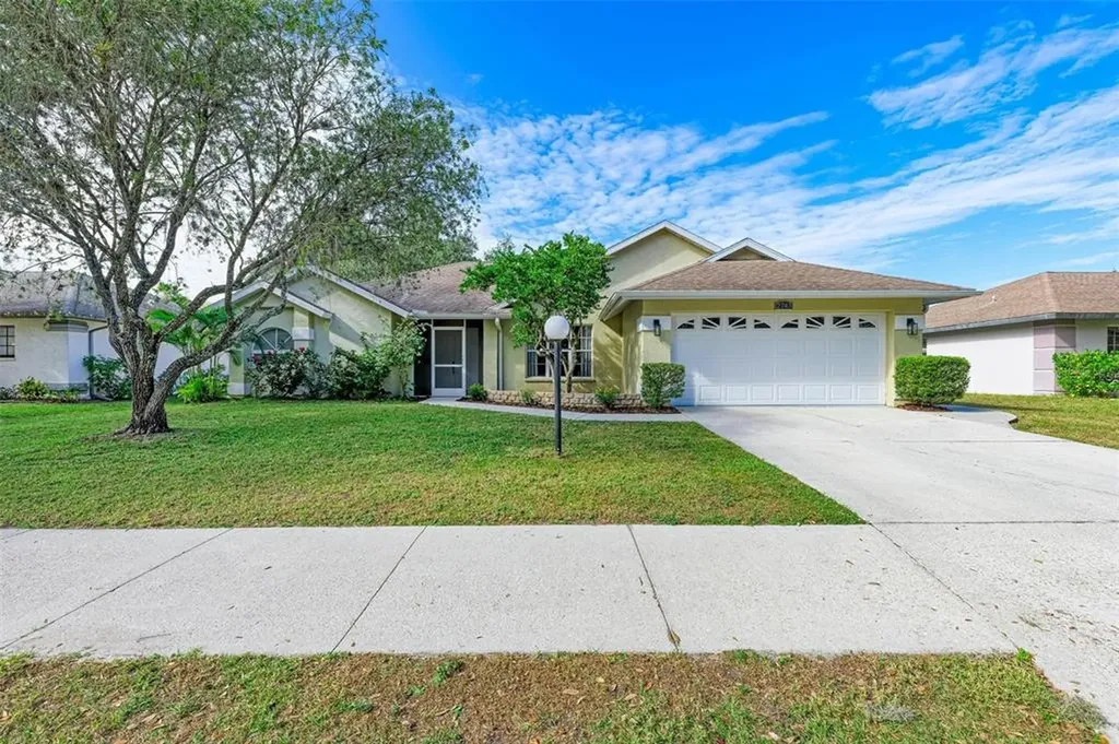 2743 Man Of War Circle Sarasota FL 34240
