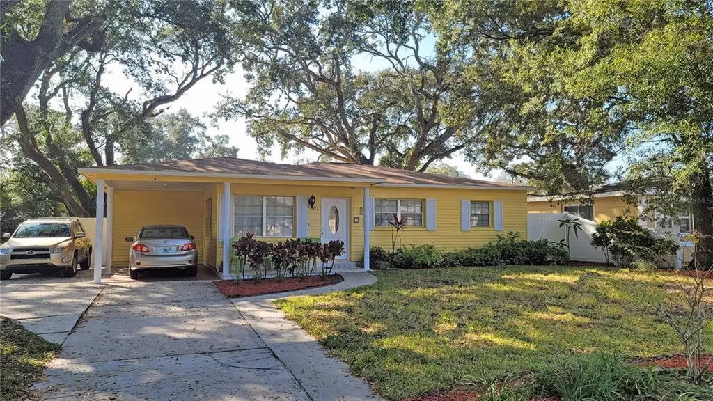 2102 W Paris Street Tampa FL 33604
