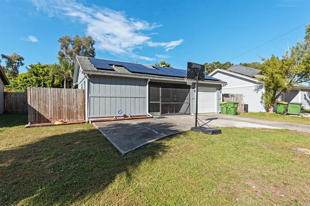 1561 Oak Park Avenue Sarasota FL 34237