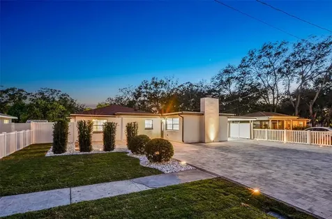 3006 W Paris Street Tampa FL 33614