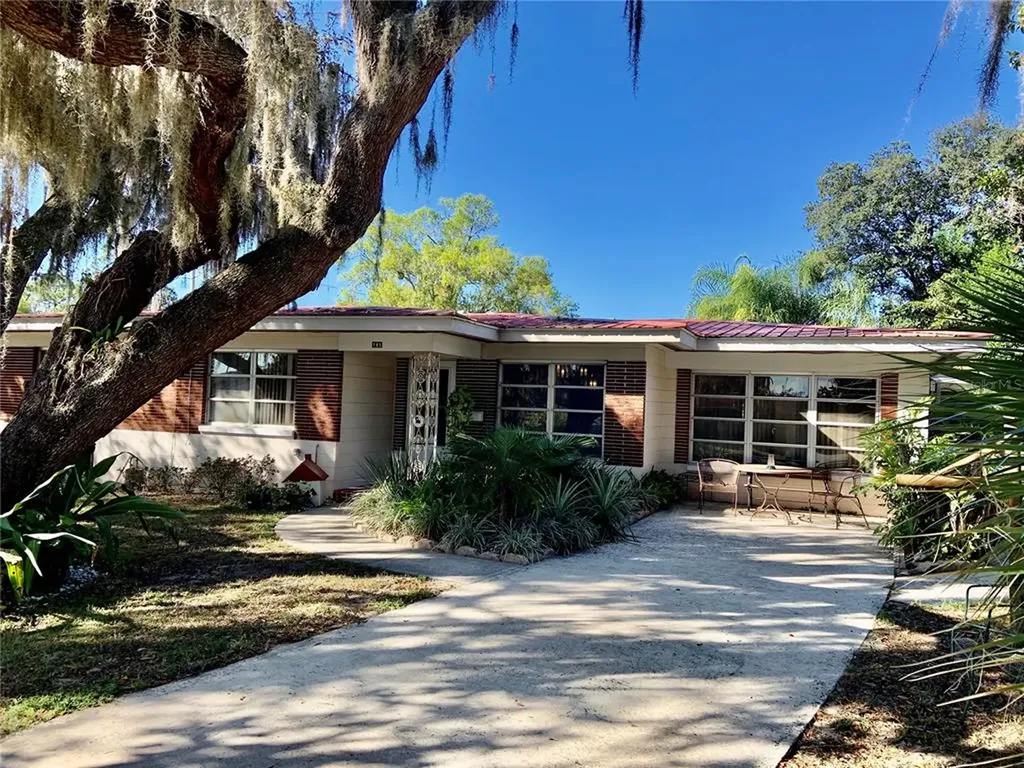 705 N Lake Avenue Avon Park FL 33825