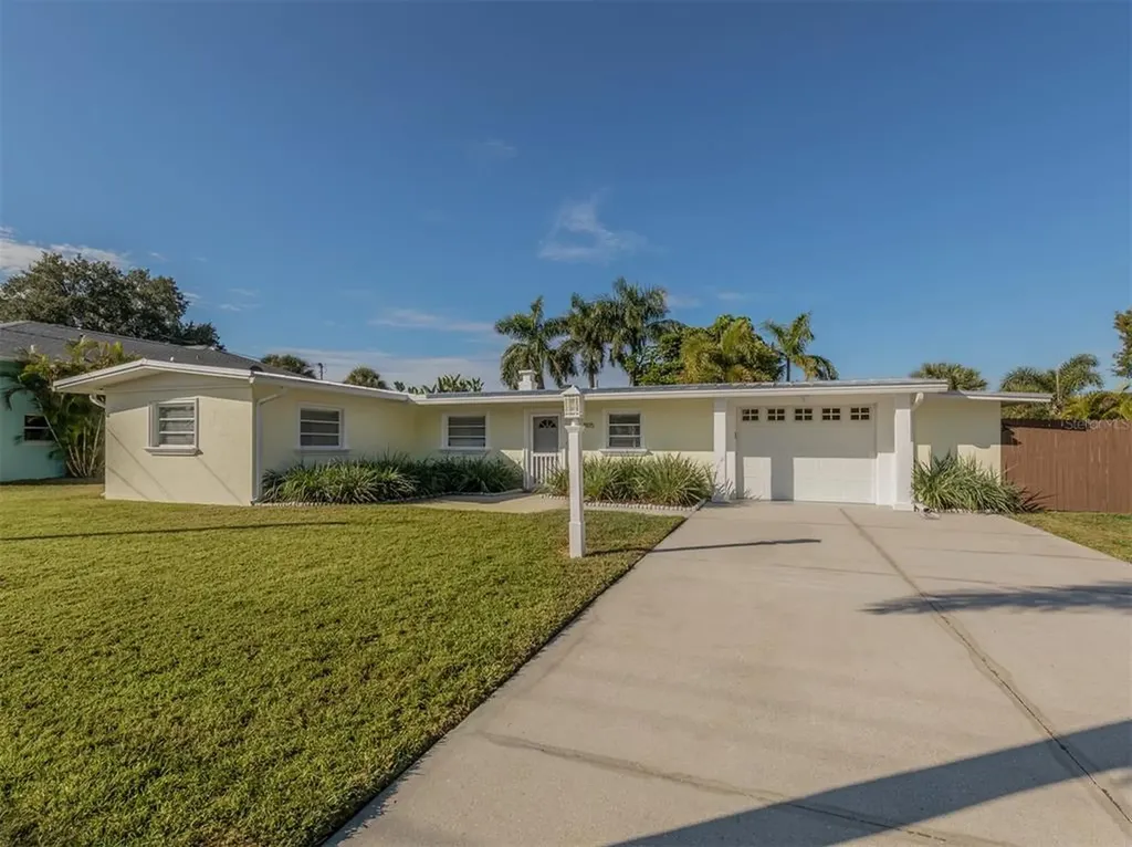 805 Garland Avenue Nokomis FL 34275