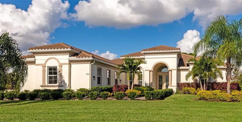 4766 Vasca Drive Sarasota FL 34240
