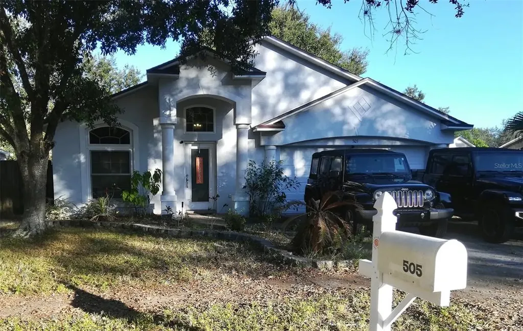505 Sunset Beach Court Valrico FL 33594