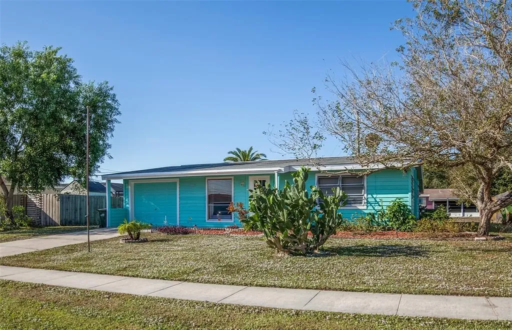 6259 Freemont Street North Port FL 34287