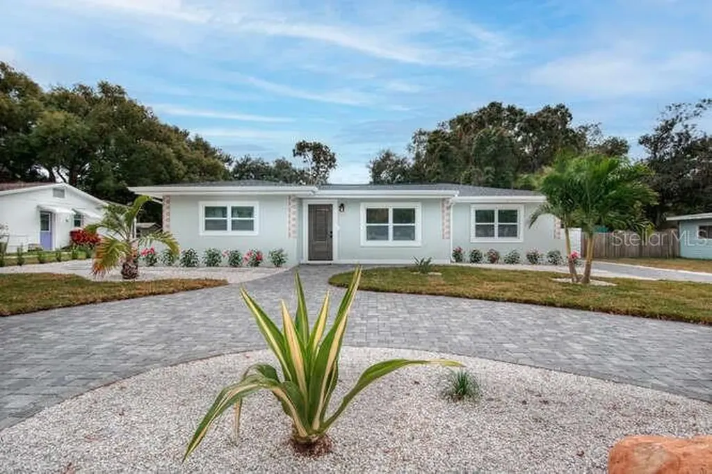 10894 Cherokee Drive St Petersburg FL 33708