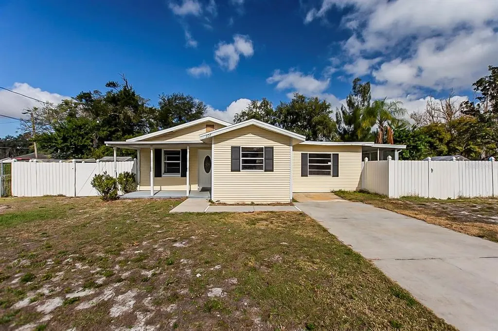 307 Congress Avenue Auburndale FL 33823