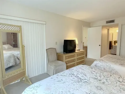 4648 Longwater Chase Sarasota FL 34235