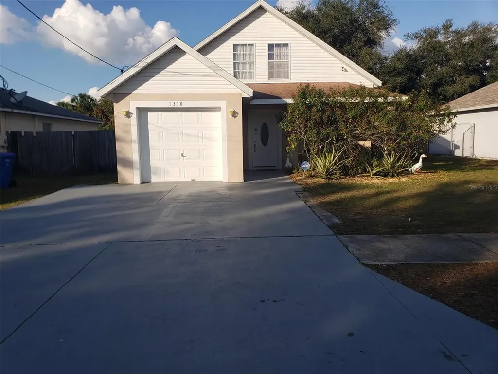 1310 Casa Bonita Avenue Ruskin FL 33570