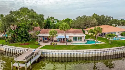 1910 Illinois Avenue NE St Petersburg FL 33703