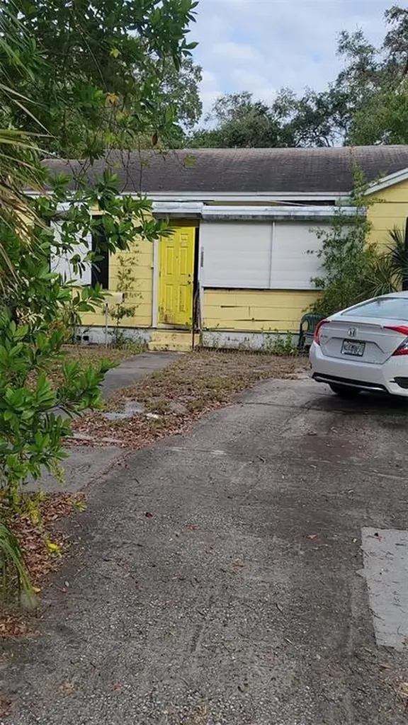 2520 13th Street S St Petersburg FL 33705