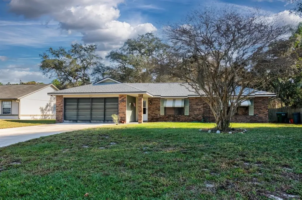 629 Twin Lake Avenue Deltona FL 32738