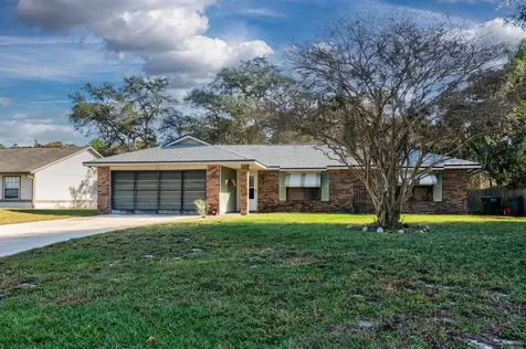 629 Twin Lake Avenue Deltona FL 32738