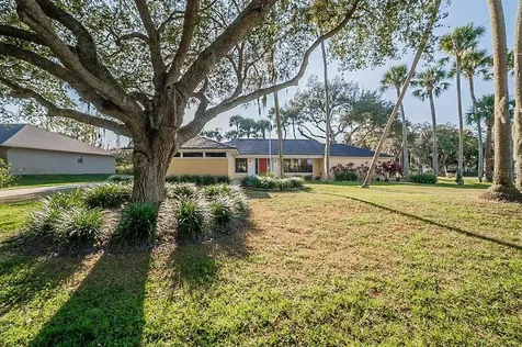 28915 Beauclaire Drive Tavares FL 32778