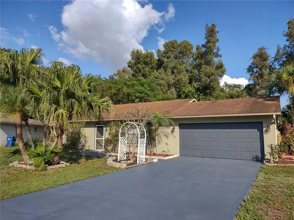 7009 13th Street E Sarasota FL 34243